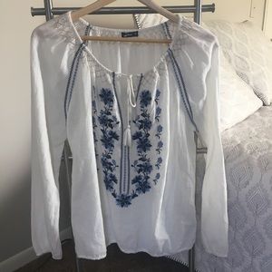 Abercrombie and Fitch Top Size M